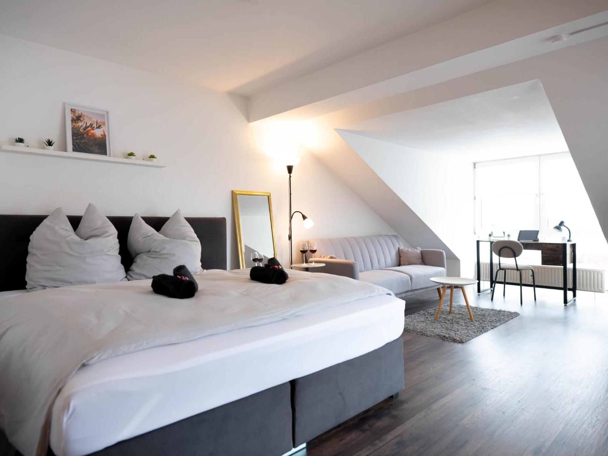 Studio Mit Balkon Coburgo Exterior foto